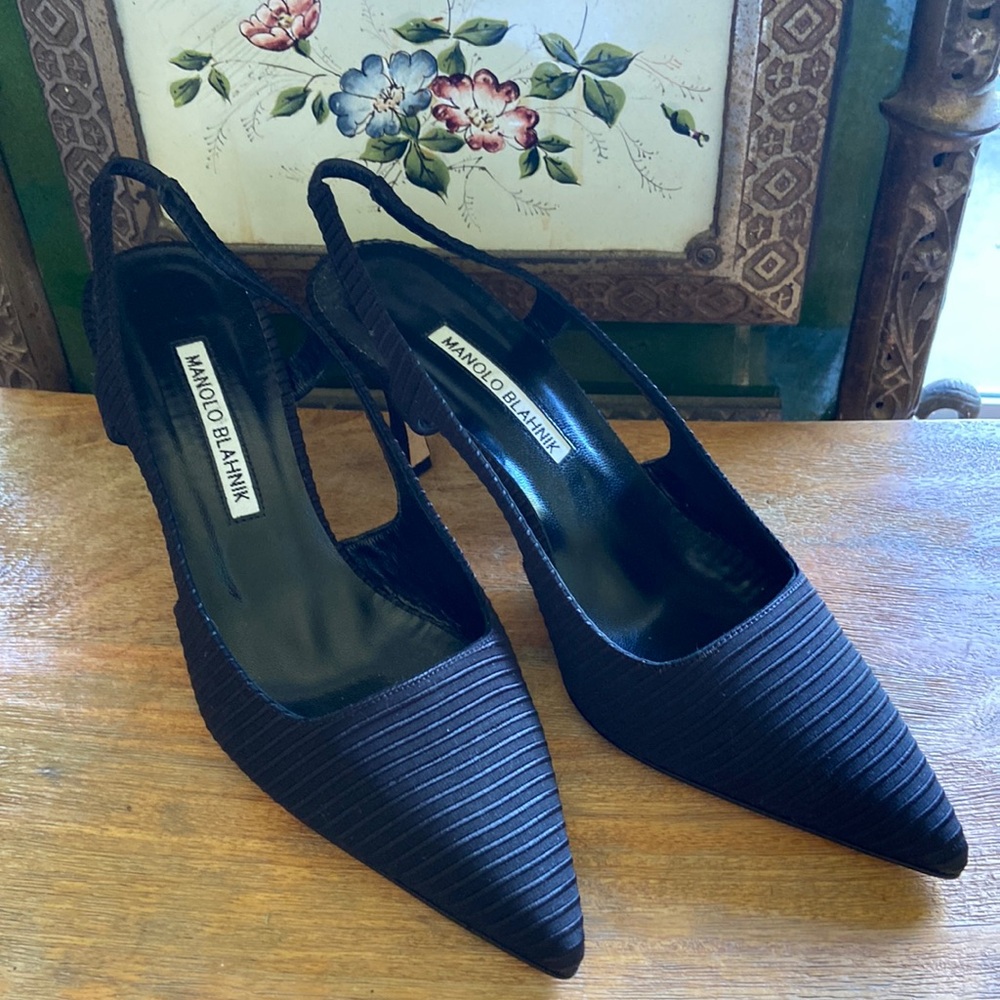 Manolo Blahnik Black Slingback Pumps Heels Shoes Ribbed Handmade in Italy 8.5